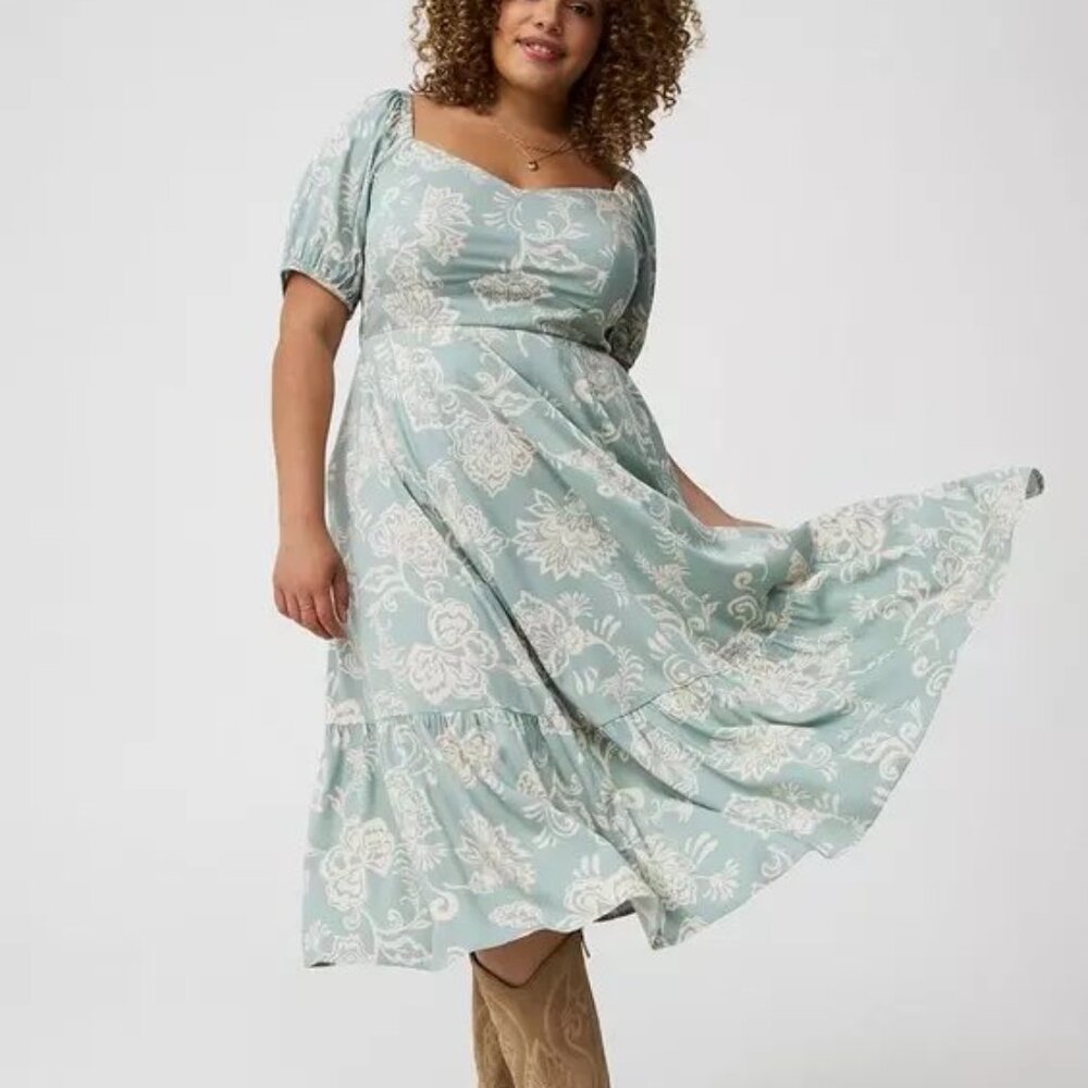 Torrid Midi Puff Sleeve Tiered Dress in lovely jaco